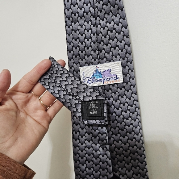 Disney Mickey Mouse Tie Vintage 100% Silk - Picture 4 of 4